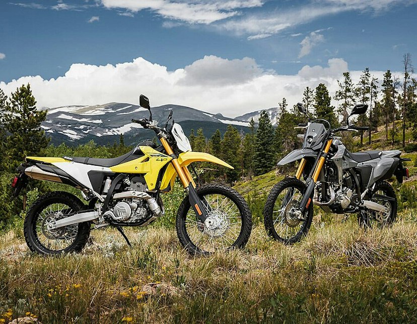 Gelbe und schwarze Suzuki DR-Z4S