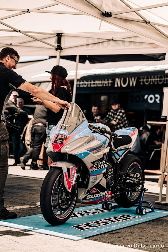 SUZUKI MEET Ace Cafe