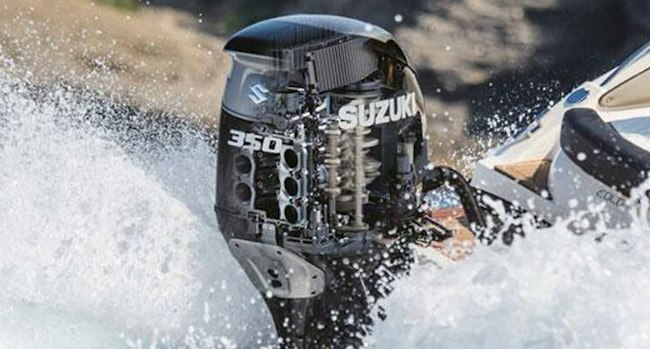 Suzuki Motor im Wasser