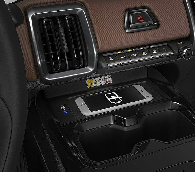New e Vitara Klima und Handylader