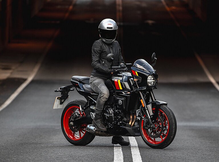 Suzuki GSX-8TT in einem Tunnel
