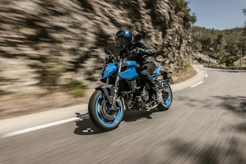Suzuki GSX-8S auf der Strasse