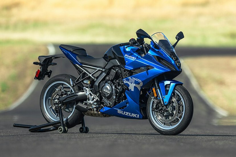 Blaue Suzuki GSX-8R