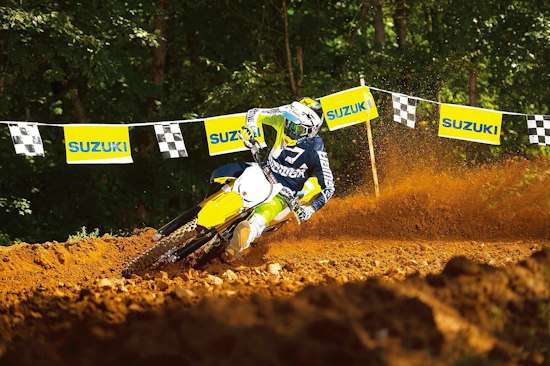 RM-Z450 participe à une course avec Noel Niederberger