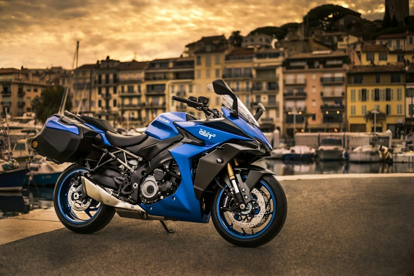 Blaue Suzuki GSX-S1000GT