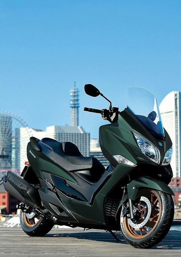 Dunkelgrüne Suzuki Burgman 400