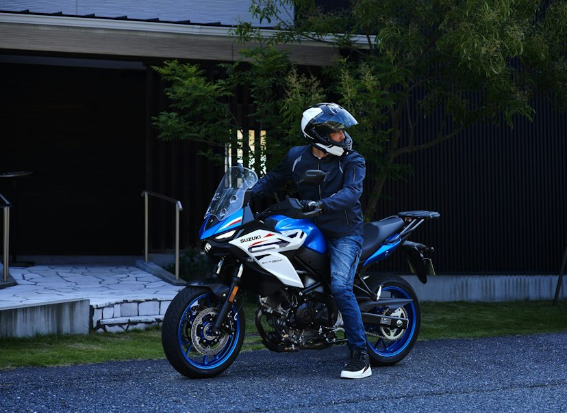 Suzuki SV-7GX auf der Strasse