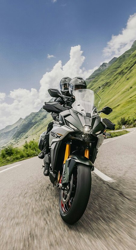 GSX-S1000GX auf Bergstrasse