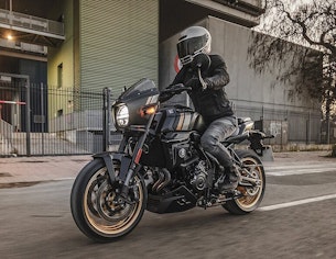 GSX-8TT