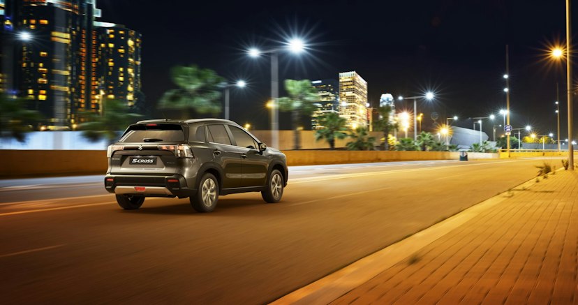 Suzuki S-Cross von hinten