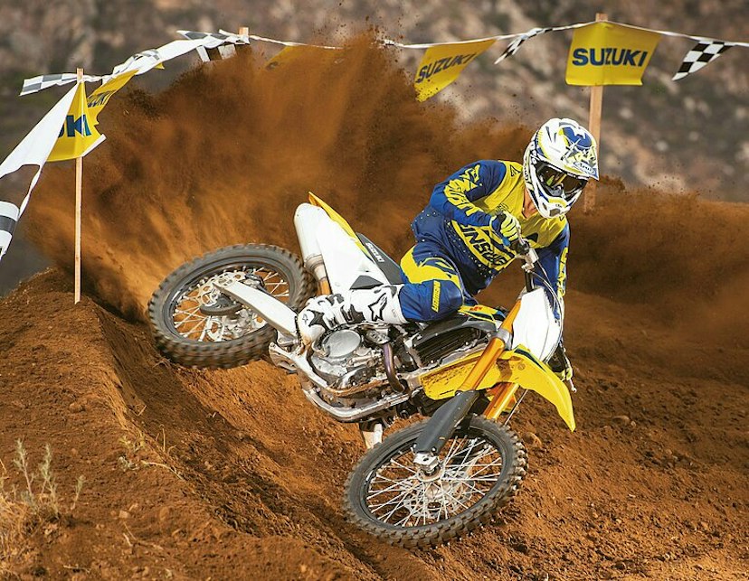 Suzuki RM-Z250 in der Kurve