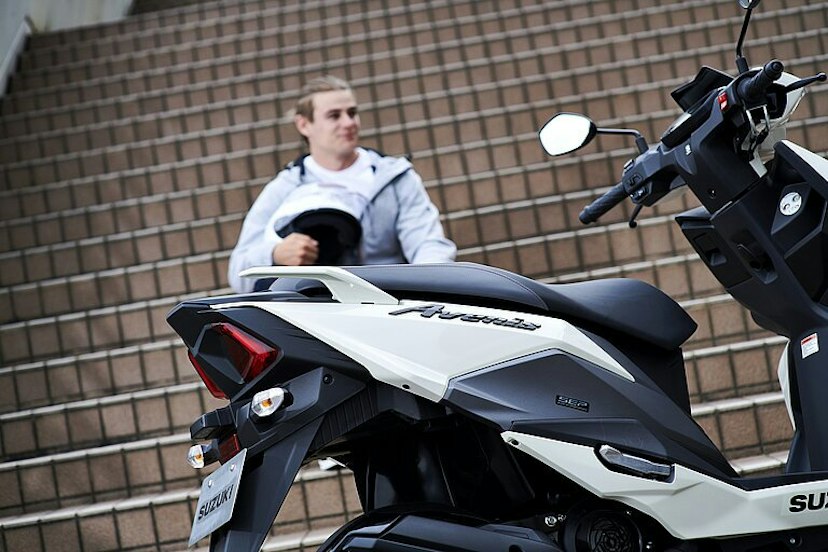 Avenis 125
